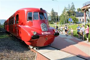 Poprvé od svého návratu s opraveným motorem opustila Slovenská strela kopřivnický výstavní depozitář. V sobotu 19. srpna odjela na nádraží Ostrava střed, kde u tamního železničního muzea proběhl Den se Slovenskou strelou.  FOTO: DAVID MACHÁČEK