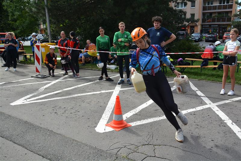 Na dvě stovky malých hasičů si poměřovaly své schopnosti v soutěži TFA Junior, kterou pořádala místní jednotka dobrovolných hasičů. FOTO: DANA HOĎÁKOVÁ