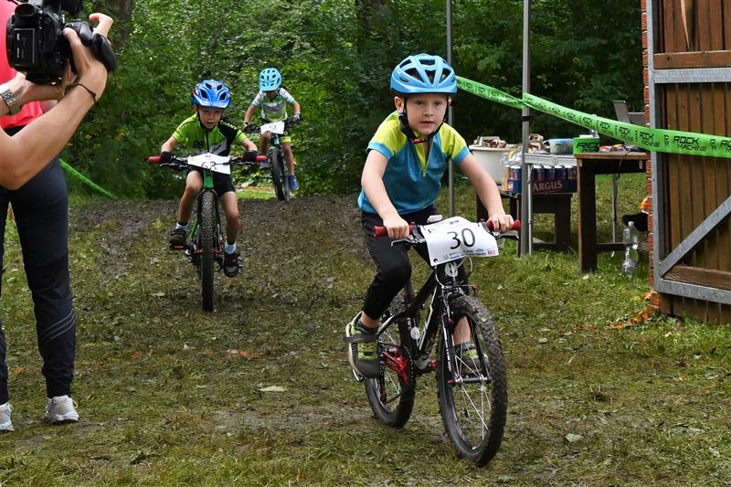 Sedmého ročníku cyklistického Drtíka se ve skautském centru Vanaivan zúčastnilo přes sto malých i větších závodnic a závodníků v celkem čtrnácti kategoriích. FOTO: MAREK HAVRAN