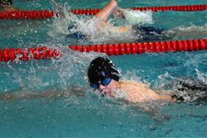 Plavec SK Kopřivnice Radim Lacina (na snímku) měl skvělou Velkou cenu Kopřivnice, ve všech svých startech s výjimkou jednoho si připsal nové osobní rekordy. FOTO: MAREK HAVRAN
