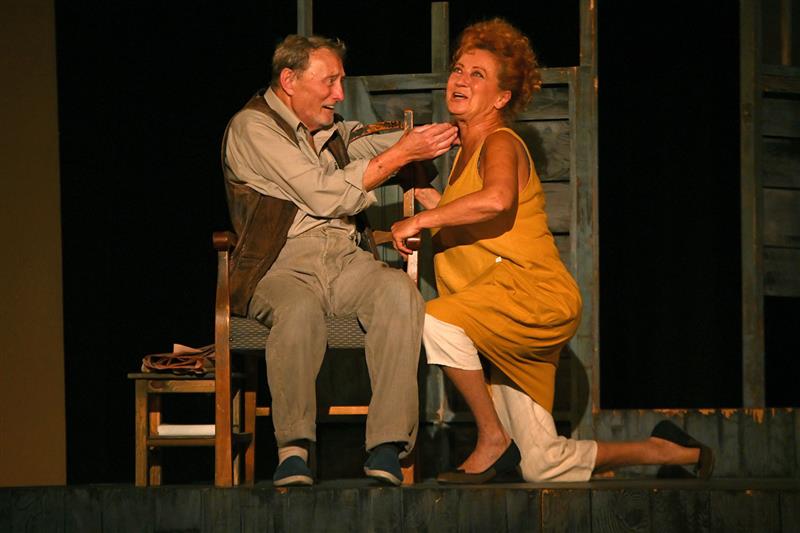 Ladislav Frej a Simona Stašová zahájili letošní předplatitelskou sérii kulturního domu představením komedie Na Zlatém jezeře. FOTO: DAVID MACHÁČEK