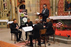 Stadlerovo klarinetové kvarteto a sólista ostravské opery Martin Gurbaľ před kopřivnickým publikem v neděli 12. listopadu uvedli mimo jiné Dvořákovy Biblické písně. FOTO: DAVID MACHÁČEK