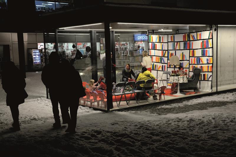 Výstavní pavilon v centru města postupně hledá svou náplň. Aktuálně je místem pravidelného Adventního čtení pro děti. FOTO: DAVID MACHÁČEK