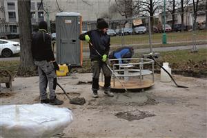 V minulém týdnu proběhla instalace nových herních prvků v parku E. Beneše. V průběhu roku se připravují další úpravy. FOTO: DAVID MACHÁČEK