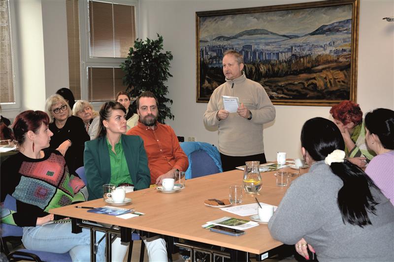 V minulém týdnu se na radnici sešli členové všech pracovních skupin, aby společně projednali plnění Komunitního plánu sociálních služeb za loňský rok. FOTO: DANA HOĎÁKOVÁ
