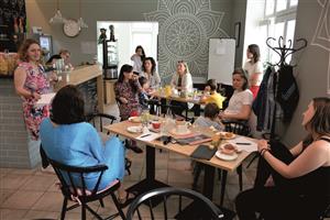 Minulý pátek se v Kopřivnici poprvé sešly ženy se zájmem o podnikání v rámci iniciativy Podnikafe. FOTO: DAVID MACHÁČEK