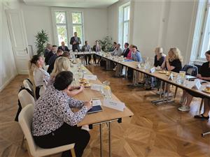 Ringhofferova vila hostila v závěru minulého týdne pravidelné setkání starostů ORP Kopřivnice, na kterém se probíraly mimo jiné legislativní změny. FOTO: DAVID MACHÁČEK