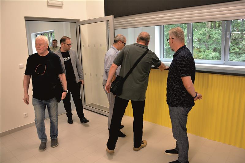 Součástí druhé etapy rekonstrukce tribuny letního stadionu bylo i vybudování nového bufetu, který bude stejně jako nové toalety sloužit návštěvníkům sportovních akcí. FOTO: DAVID MACHÁČEK