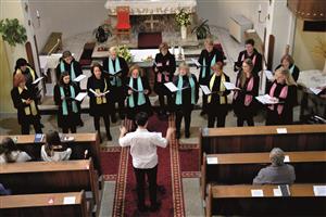 Kopřivnický ženský pěvecký sbor Cantus Venuste (na archivním snímku) bude v neděli v roli organizátora 25. ročníku přehlídky pěveckých sborů v Katolickém domě. FOTO: DAVID MACHÁČEK