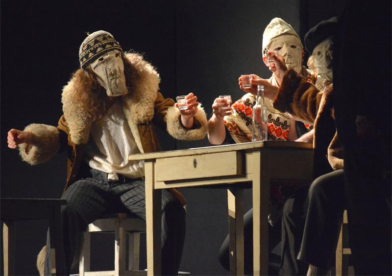 Dramatizace Hordubala Karla Čapka v podání ostravského Studia G zahájila minulý týden letošní předplatitelskou sérii kulturního domu.