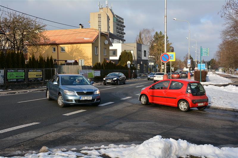 Křižovatka ulic Záhumenní a Kpt. Jaroše se ještě letos promění v okružní. Zhotovitel stavby už byl vybrán a začala také jednání o úpravách dopravy ve městě s cílem minimalizovat negativní dopad uzavření místa během stavby