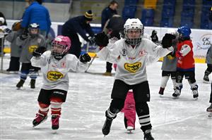 Další velké akce na kopřivnickém zimáku se účastnilo celkem 48 kluků a holek ve věku od 4 do 8 let.