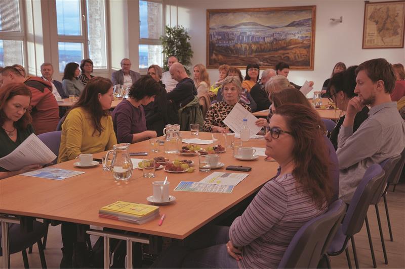 V minulém týdnu proběhlo jednání členů všech pracovních skupin a poskytovatelů sociálních služeb, na kterém se dozvěděli, jak se plní stávající plán sociálních služeb