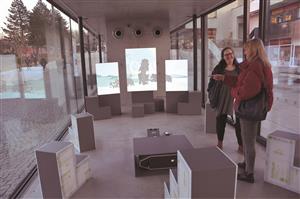 V minulém týdnu se ve výstavním pavilonu objevil nejen nový mobiliář, ale došlo i k testu připravené videoprojekce