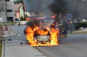 V pátek 7. března ráno museli hasiči zasahovat u intenzivního požáru motorového osobního vozidla, které vzplálo v samém středu města. Samotná likvidace ohně zabrala jen několik minut.