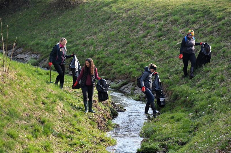 V minulém týdnu se občané, organizace i spolky zapojili do celostátní dobrovolnické akce Ukliďme Česko. Uklízelo se v přírodě nejen ve městě, ale i v místních částech