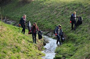 V minulém týdnu se občané, organizace i spolky zapojili do celostátní dobrovolnické akce Ukliďme Česko. Uklízelo se v přírodě nejen ve městě, ale i v místních částech