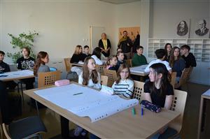 Žáci 5. až 9. tříd ZŠ 17. listopadu se v minulém týdnu sešli na školním fóru, aby se zamýšleli nad tím, co by se mohlo ve škole a poté i ve městě zlepšit