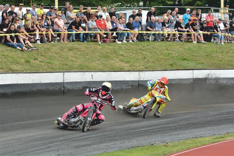 Fanoušci ploché dráhy vyhlížejí novou sezonu. Poprvé se letos pojede o svátečním čtvrtku 8. května závod družstev s mezinárodní účastí.