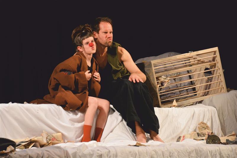 Pavol Seriš s dcerou Julianou uzavírali program letošní přehlídky Kopřiva a nevědomky možná i celou historii festivalu