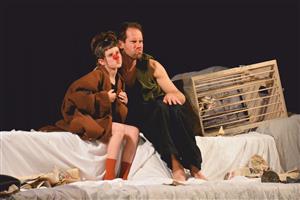 Pavol Seriš s dcerou Julianou uzavírali program letošní přehlídky Kopřiva a nevědomky možná i celou historii festivalu