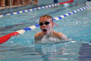 Jedním z úspěšných plavců domácího SK Kopřivnice na Jarním přeboru Lašska byl i Jaroslav Růžička, který si vyplaval skvělých šest zlatých medailí.