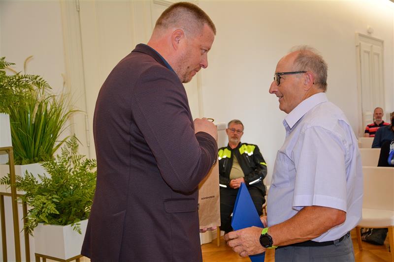 Josef Orság, který má na svém kontě 400 odběrů, byl jedním z oceněných bezplatných dárců krve a plazmy