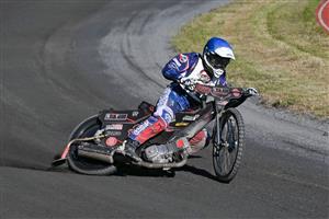 Pět jízd, pětkrát plný počet bodů. Jan Macek na domácí trati potvrdil skvělou pohodu a bez zaváhání na sedmém podniku Přeboru ČR jednotlivců zvítězil.