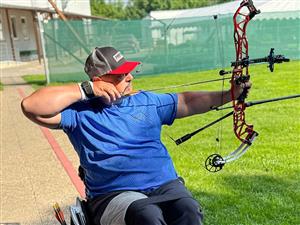 Kopřivnický paralukostřelec Tomáš Vrzal byl dlouhé měsíce mimo závodění, Po těžké operaci je nyní zpátky a má před sebou velké závody i velké cíle.