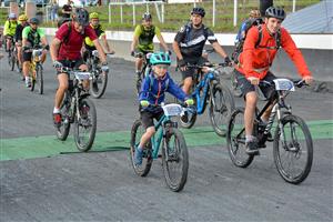 Na trasu Drtiče se letos vydalo 403 bajkerů. Do cíle jich přijelo celkem 385, 266 z nich projelo všemi kontrolami.