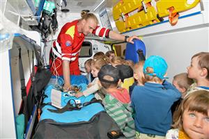 Osazenstvo zdravotnických záchranářů zdejšího Integrovaného výjezdového centra od září posílila posádka přesídlená z Frenštátu pod Radhoštěm.
