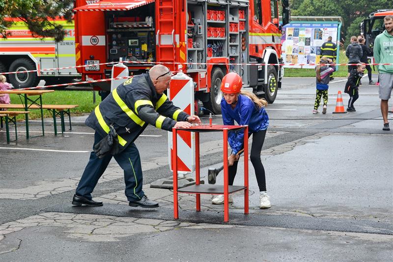 Hasičská soutěž TFA junior přilákala nejen mladé hasiče, ale i mnoho dívek. Závodníci soutěžili v pěti věkových kategoriích.