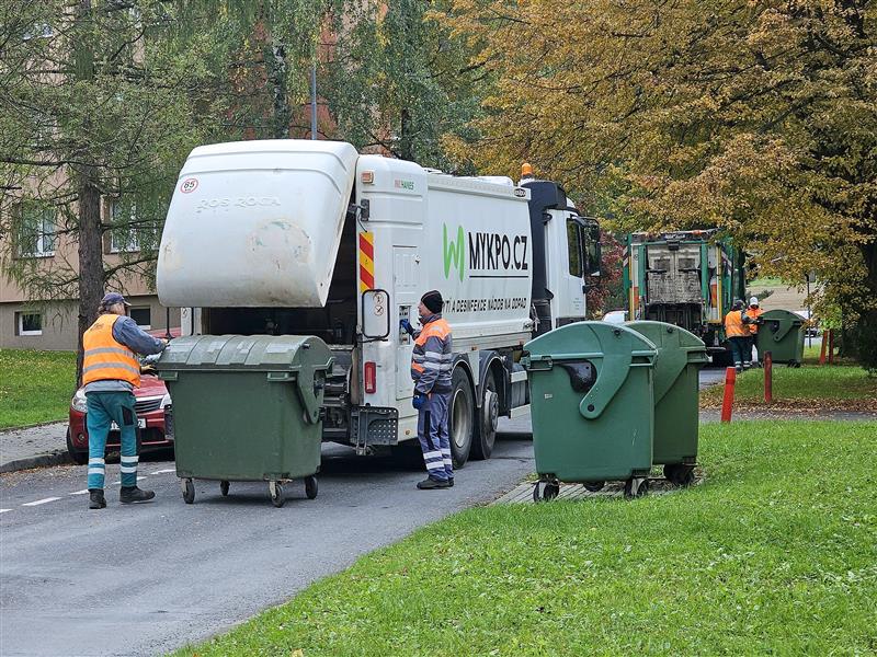 V minulém týdnu prošly kontejnery na směsný komunální odpad a biologicky rozložitelný odpad pravidelnou dezinfekcí.