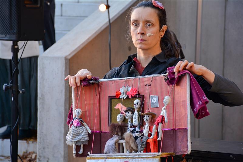 Pozornost publika získal Příběh malé Lupitiny González z repertoáru divadla Loutky bez hranic.