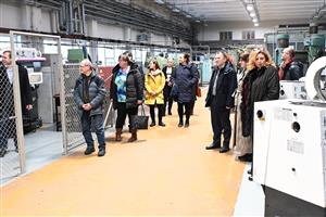 Členové Rady pro rozvoj lidských zdrojů si v úvodu prvního letošního setkání prošli dílny Střední školy a Vyšší odborné školy Kopřivnice