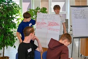 Žáci ze Základní školy Emila Zátopka se zamýšleli nad problémy, které by se z jejich pohledu měly vyřešit jak na úrovni školy, tak ve městě.