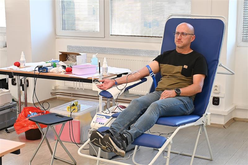 Do mobilního odběrového centra na radnici zavítalo 43 zájemců o darování krve, ale čtyři z nich nesplnili všechny podmínky a do křesla usednout nemohli.